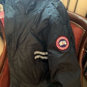 Canada Goose down Mountaineer Jacket. Retail $950. Black, XL, fits small.